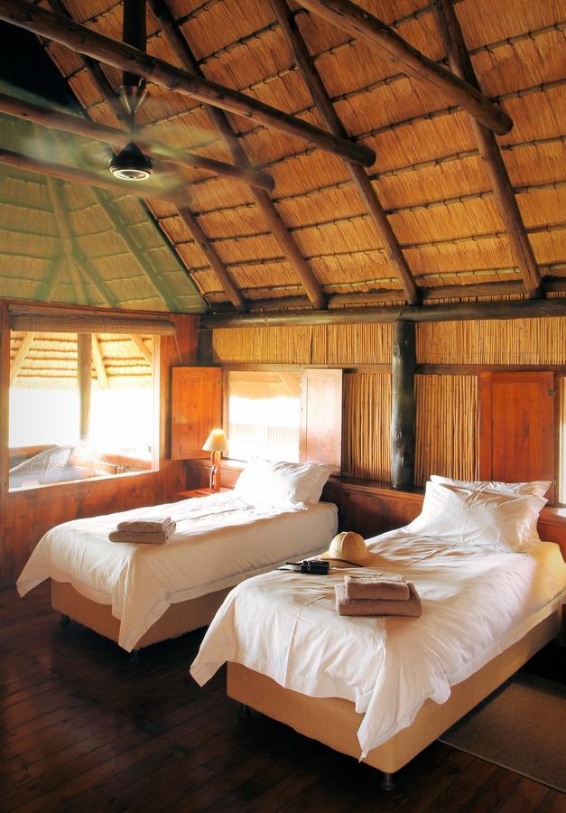 Nkwazi Lake Lodge Понгола Екстериор снимка