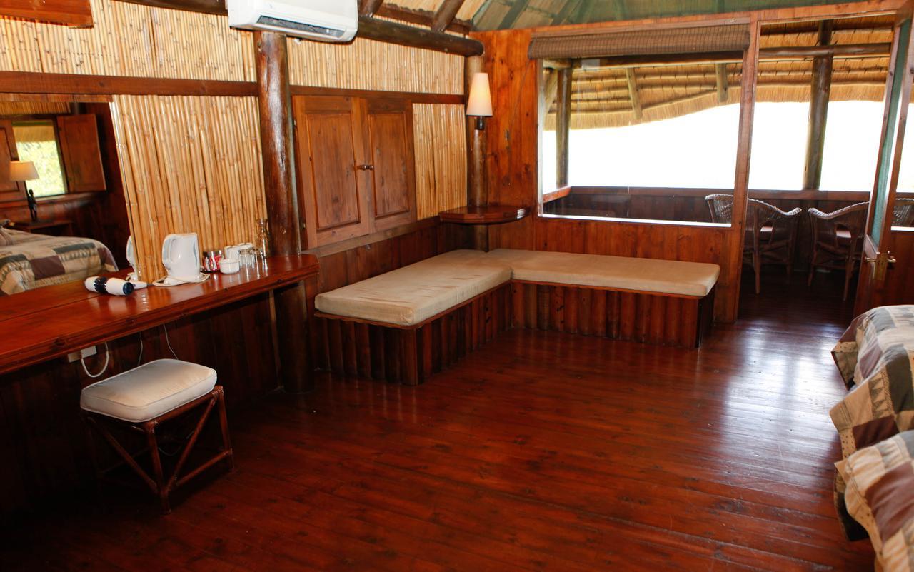 Nkwazi Lake Lodge Понгола Екстериор снимка