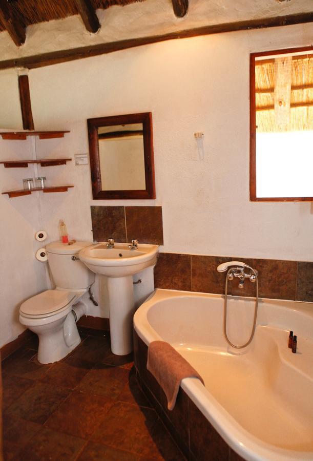 Nkwazi Lake Lodge Понгола Екстериор снимка